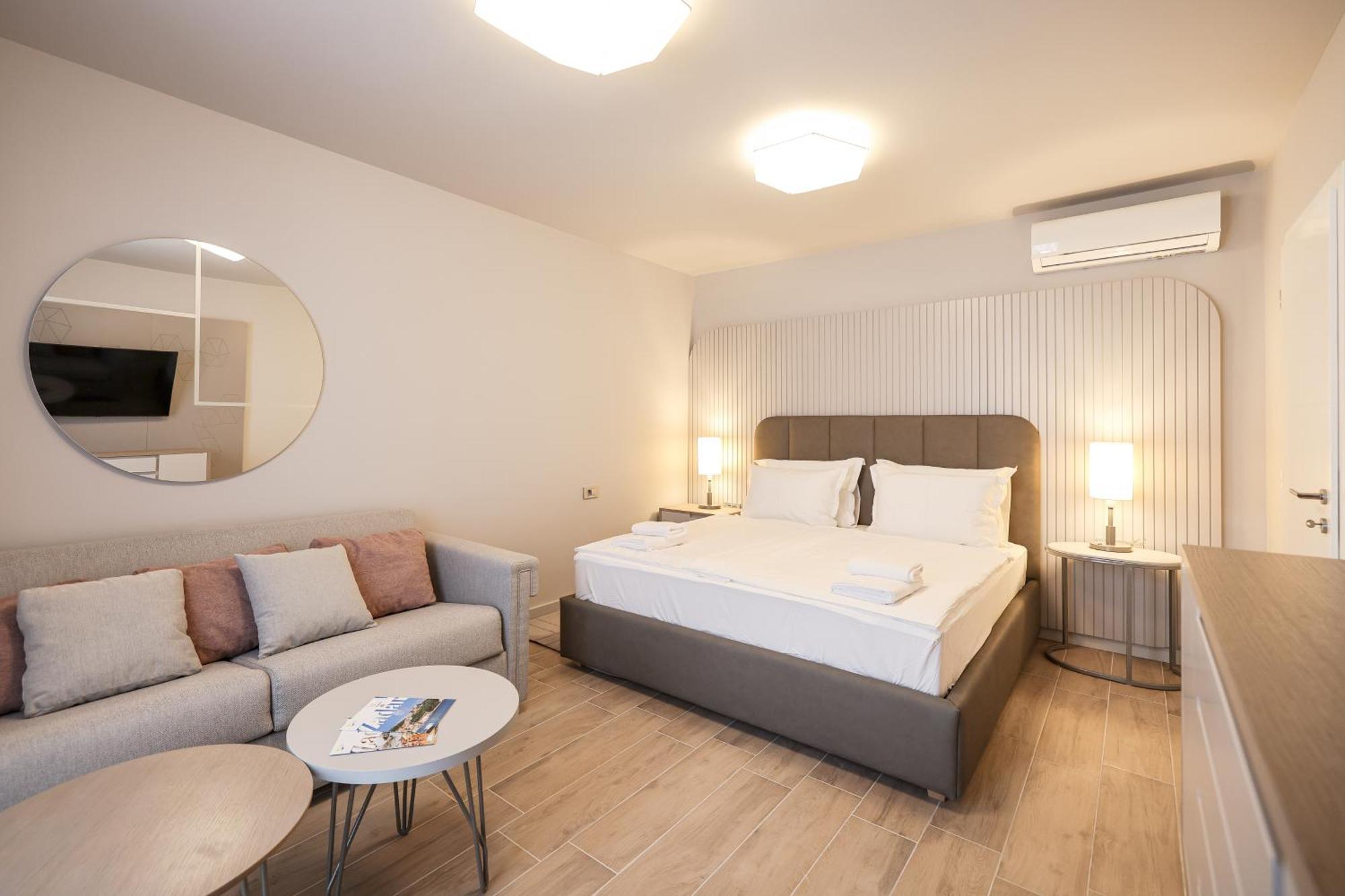 Arsenal Lofts Lägenhet Zadar Exteriör bild